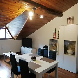 Apartamento Betty, Sort